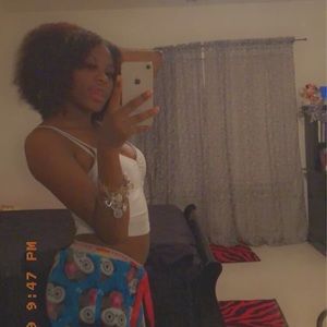 Meet your Posher, Alisa